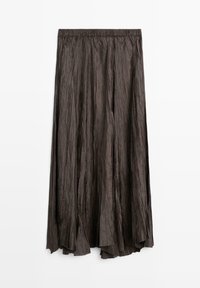 Jupe longue plissée marron avec taille élastique. Présente une texture froissée et un design fluide avec un ourlet en couches.