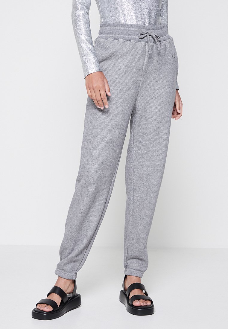 Pantalones deportivos