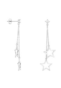 Silverhängande örhängen som har två stjärnformer, en solid och en öppen design, länkade med en texturerad kedja. Säker push-back-stängning.