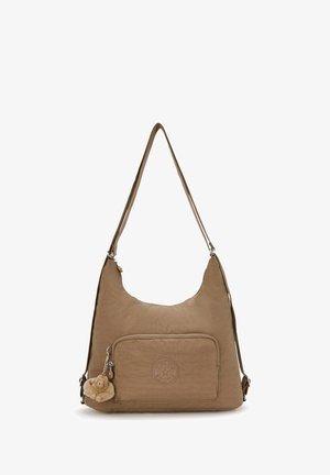 Braune Stoff-Schultertasche in Halbmarronform mit einer vorderen Reißverschlusstasche und einem plüschigen Tier-Schlüsselanhänger.