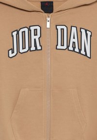 Jordan UNISEX SET - Nyomott mintás póló - hemp