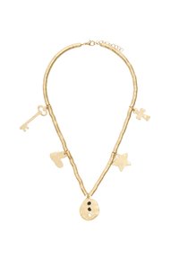 Złota naszyjnik z koralikowym łańcuchem, z centralnym wisiorkiem i czterema dekoracyjnymi charmsami: gwiazda, serce, klucz i okrągły kształt.
