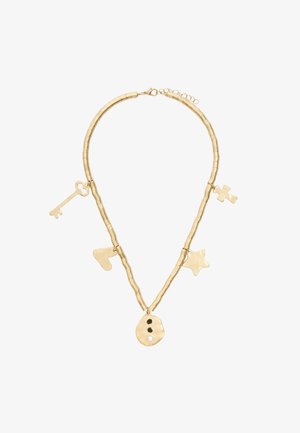 Złota naszyjnik z koralikowym łańcuchem, z centralnym wisiorkiem i czterema dekoracyjnymi charmsami: gwiazda, serce, klucz i okrągły kształt.