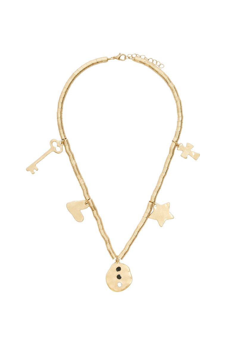 Złota naszyjnik z koralikowym łańcuchem, z centralnym wisiorkiem i czterema dekoracyjnymi charmsami: gwiazda, serce, klucz i okrągły kształt.