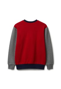 Sudadera de cuello redondo con cuerpo rojo, mangas grises, cuello azul marino y cinturilla azul marino, vista desde atrás sobre un fondo blanco.