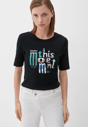 MIT FRONTPRINT - T-shirt z nadrukiem