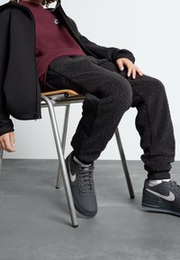 Nike Sportswear TECH FZ - Tröja med dragkedja - black