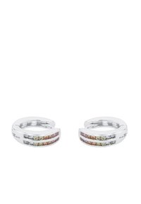 Orecchini a cerchio in argento con tre file orizzontali di pietre colorate nelle tonalità di rosa, giallo e verde, con una finitura liscia e lucida.