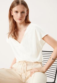 s.Oliver BLACK LABEL Tričko s potlačou - cream