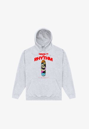 Jasnoszara bluza z kapturem z czerwonym napisem "RIDE THE RHYTHM" nad kolorową grafiką deskorolki z czaszkami i sztuką w stylu graffiti.