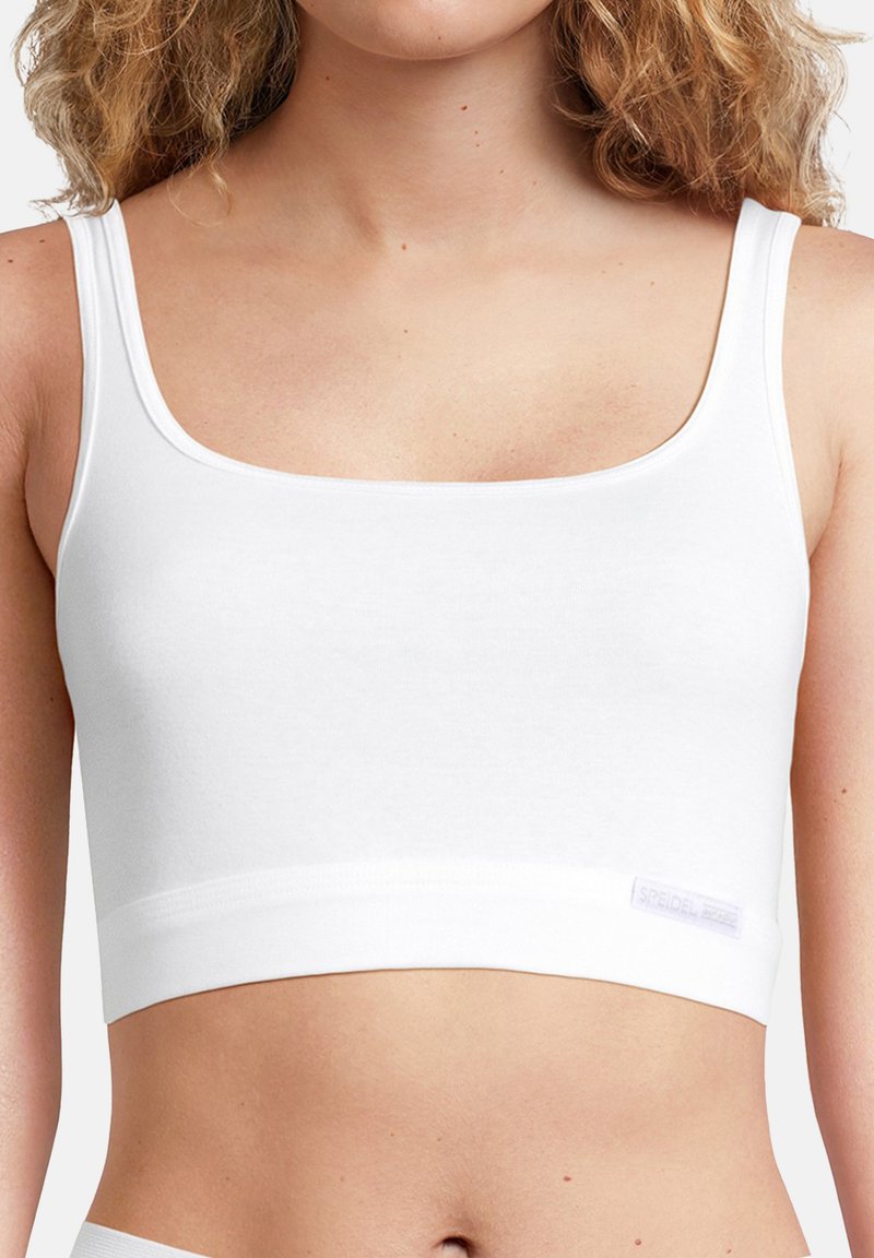Weißes Baumwoll-Crop-Top mit quadratischem Ausschnitt, breiten Trägern und einem weichen elastischen Bund am Saum. Verfügt über ein kleines Logotag an der Seite.