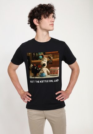 WALLACE AND GROMIT GET THE KETTLE ON LAD GROMIT - T-shirt z nadrukiem