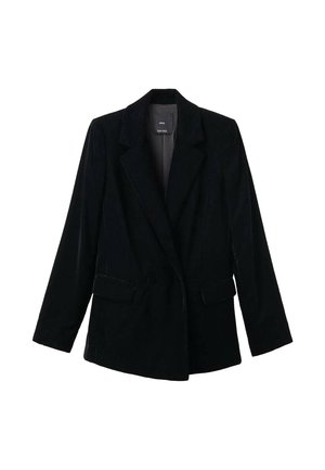 Blazer de terciopelo negro de un solo botón con solapas de muesca, dos bolsillos frontales con solapa y mangas largas, exhibido sobre un fondo blanco.