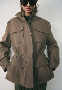 Mango Chaqueta fina - brown