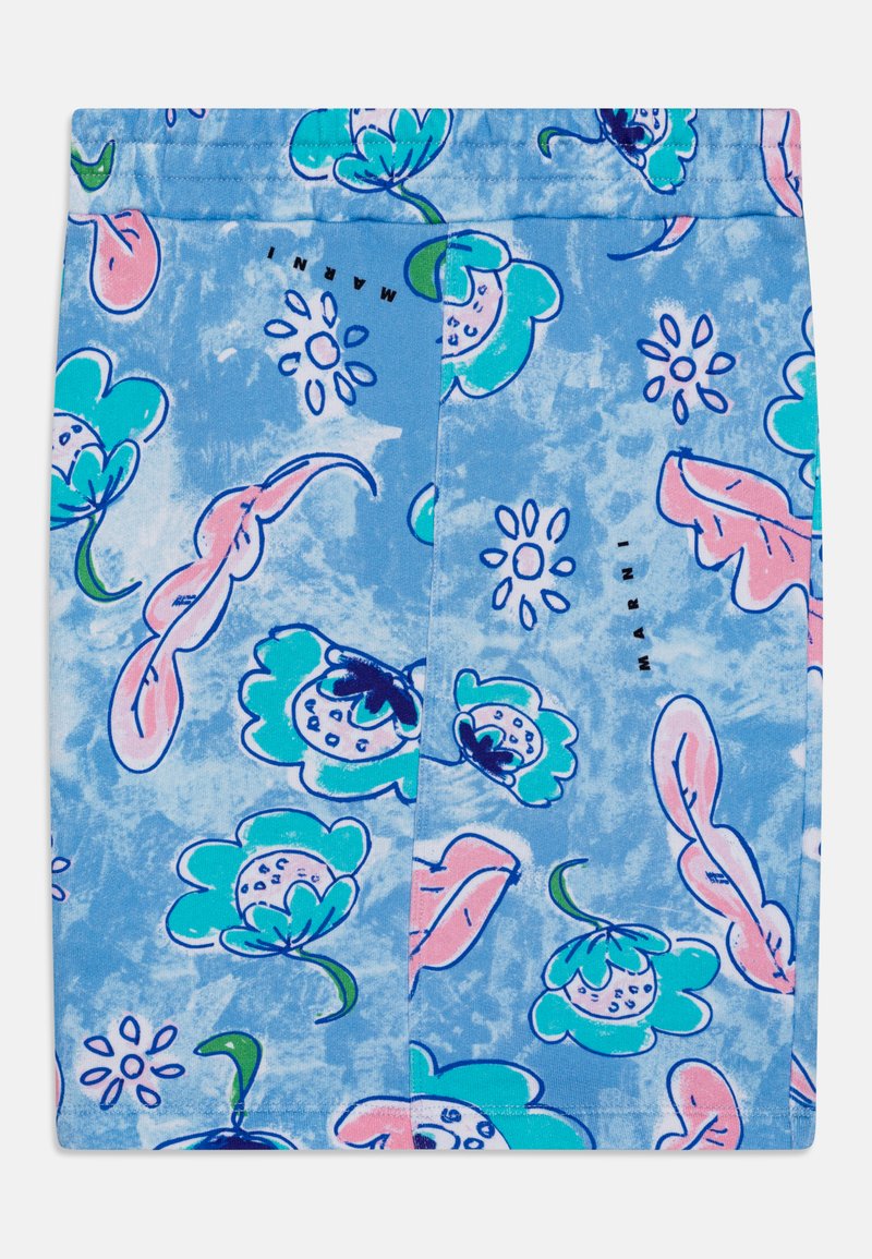 Jupe en tissu bleu avec un motif floral coloré en rose et vert. Dotée d'une taille élastique et portant le nom de marque imprimé "Marni."