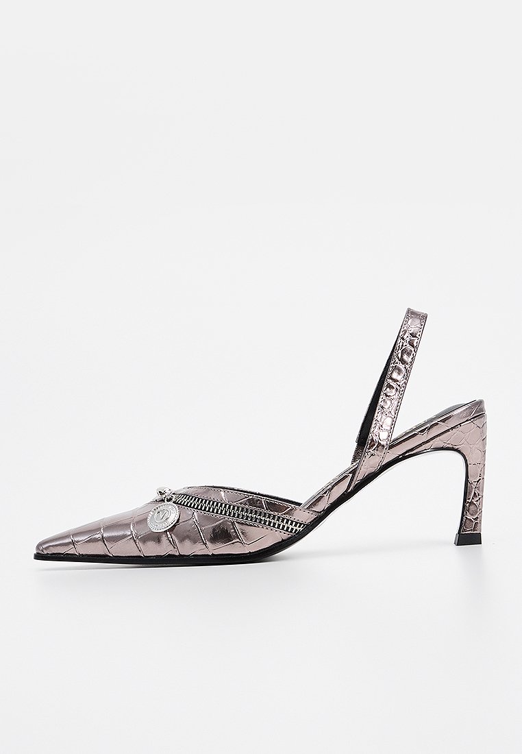 Versace Jeans Couture Klassieke pumps zilverkleurig Versace Jeans Couture Klassieke pumps zilverkleurig