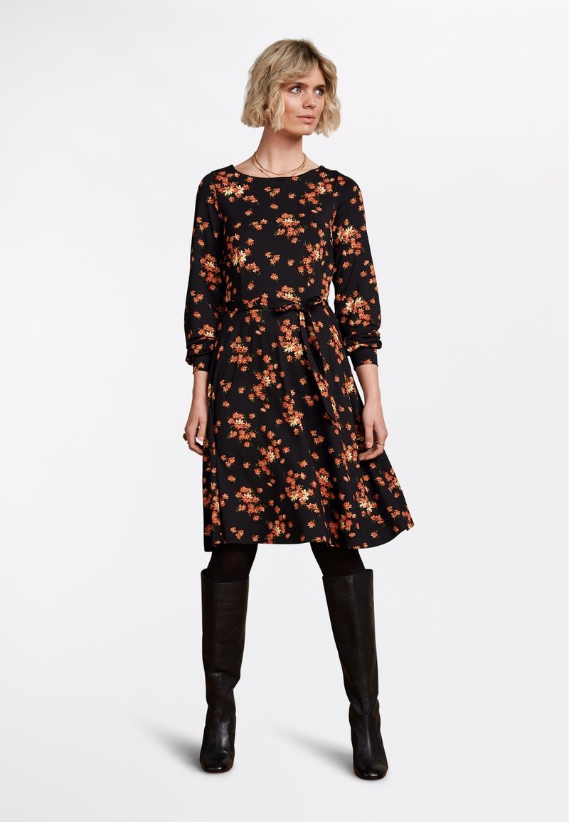 King Louie BETTY BELLSLEEVE RIVERA - Robe en jersey - black