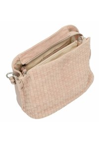 Gewebte rosa Lederhandtasche mit glatten Akzenten, Reißverschluss und mehreren Innentaschen. Kompakte rechteckige Form mit strukturierter Oberfläche.