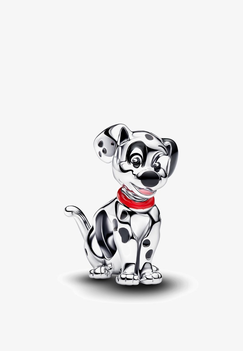 Figurine brillante d'un dalmatien argenté avec des taches noires et un collier rouge, assis et souriant sur un fond blanc uni.