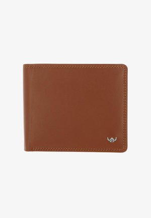 Portefeuille bifold en cuir marron avec des coutures le long des bords et un petit emblème argenté dans le coin inférieur droit sur fond blanc.