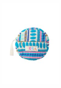 Borsetta rotonda intrecciata nei toni del blu, rosa e bianco con motivi geometrici, dettagli dorati e chiusura a zip. Presenta un'asola in tessuto per una facile presa.