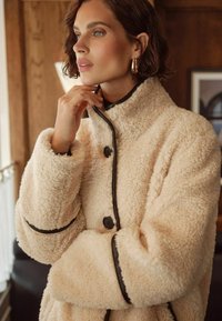Love & Roses BORG FUNNEL NECK MID LENGTH  - Ziemas mētelis - cream
