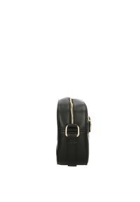 Borsa in pelle nera con chiusura a zip e tracolla regolabile. Presenta un design semplice e compatto con dettagli in metallo dorato.