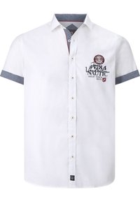 Weißes Kurzarmhemd mit Knopfleiste, Denim-Kragen und -ärmeln, versehen mit gesticktem Text und Logodetails über der linken Tasche.