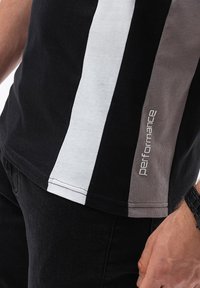 Ombre Camiseta estampada - black