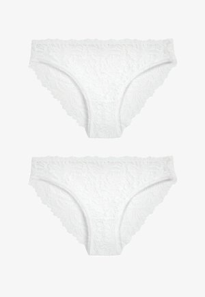 Biele krajkové nohavičky s kvetinovým vzorom, zúbkovanými okrajmi a jemnou textúrou. Dva kusy vystavené s celkovým jemným dizajnom.