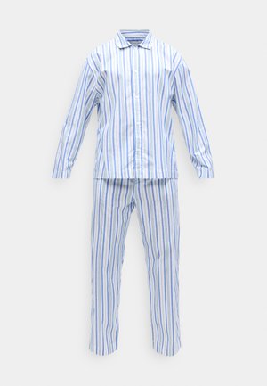 Pruhovaný pyžamo set s modro-bílými pruhy, dlouhými rukávy, košilí na knoflíky a odpovídajícími kalhotami s volným střihem a měkkou tkaninou.