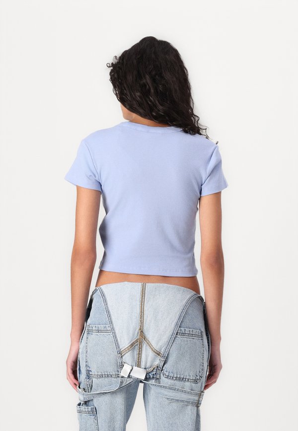 YARNHILL - Basic T-shirt4