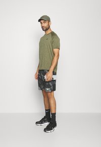 Under Armour TECH 2.0 - Sports T-shirt - marine od green/black