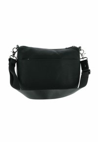 Sac bandoulière en cuir noir avec surface texturée, bandoulière réglable, fermeture éclair et une poche avant. Accents en métal argenté.