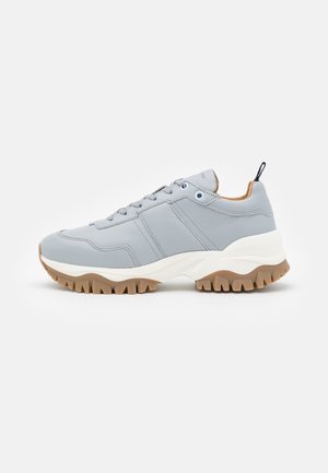 Baskets basses - light blue