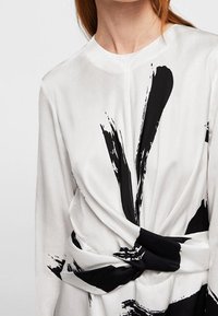 Mango Vapaa-ajan mekko - off-white