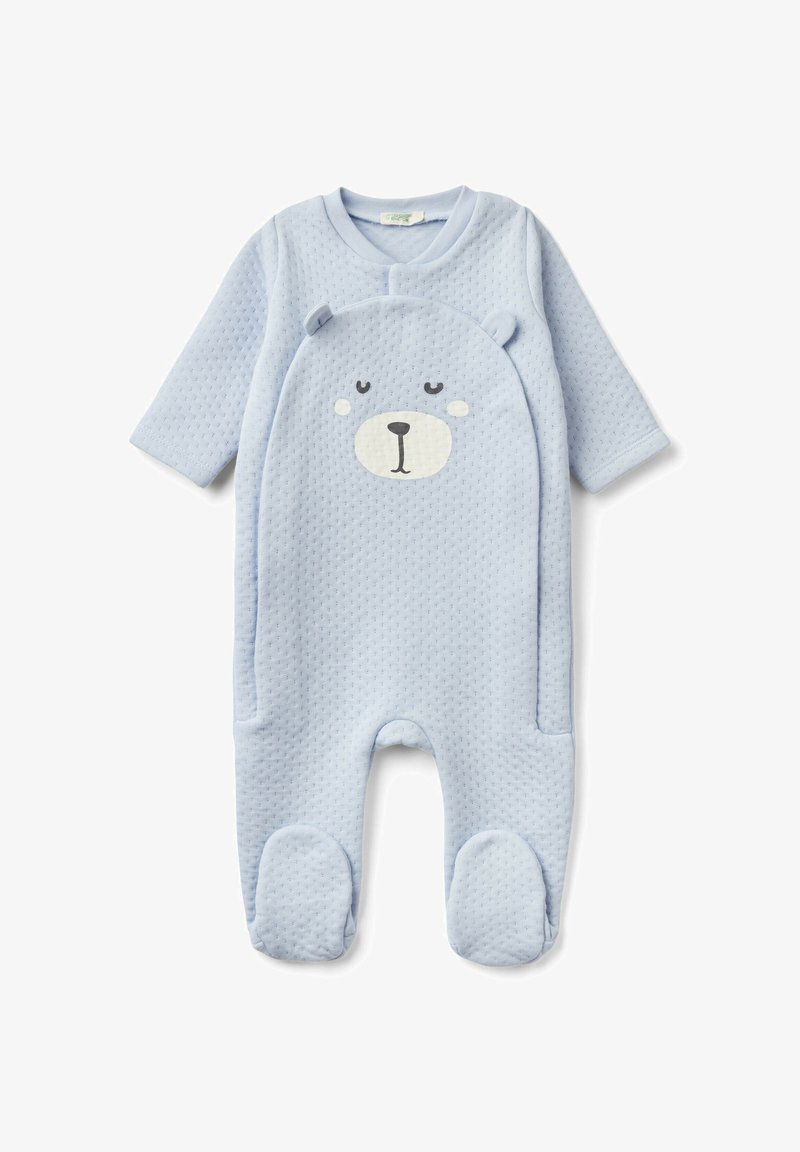 Světle modrý fleecový overal pro miminka s designem medvědí tváře, kulatýma ušima, texturovanou látkou a nohavicemi do ponožek. Bezpečné zapínání na patentky na rameni.