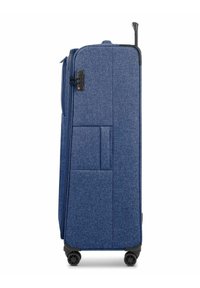 Blauwe stoffen koffer met een gestructureerd oppervlak, een handvat aan de bovenkant, twee wielen, een zijvak en een combinatie slot op de rits.