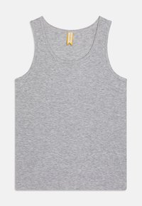 Grå ermeløs tanktop laget av myk bomullsblanding, med rund halslinning og sydd kant. Merket er synlig ved halsen.