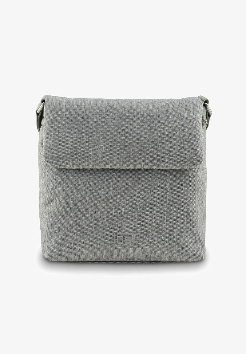 Grijze stoffen schoudertas met een flap-sluiting. Bevat een subtiele textuur en een logo dat op de voorkant is geperst. Inclusief verstelbare strap.
