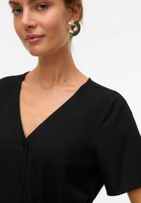Vero Moda VMMYMILO KURZES - Skjortklänning - black