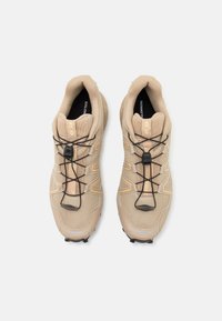 Salomon SPEEDCROSS 3 MINDFUL 3 UNISEX - Sneakers low - white pepper/golden fleece/transparent yellow