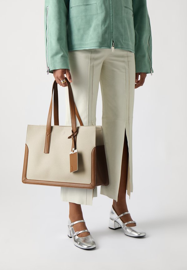 BAIA XL TOTE - Shopping Bag - toni cognac