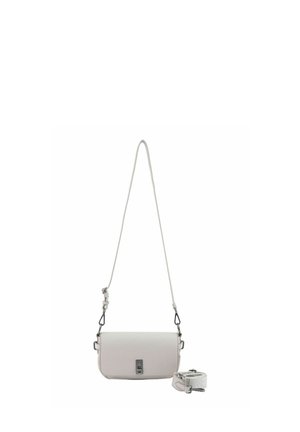 Sac bandoulière rectangulaire blanc avec sangle ajustable, fermoir en métal noir et une sangle supplémentaire détachable sur fond blanc.
