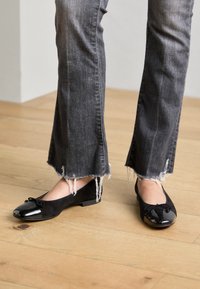 Ballet pumps - black