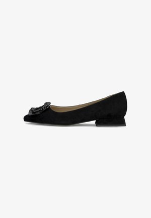 Scarpa flat nera in suede con punta rotonda, tacco basso a blocco e dettaglio decorativo in perle nere sulla tomaia, caratterizzata da una texture liscia.