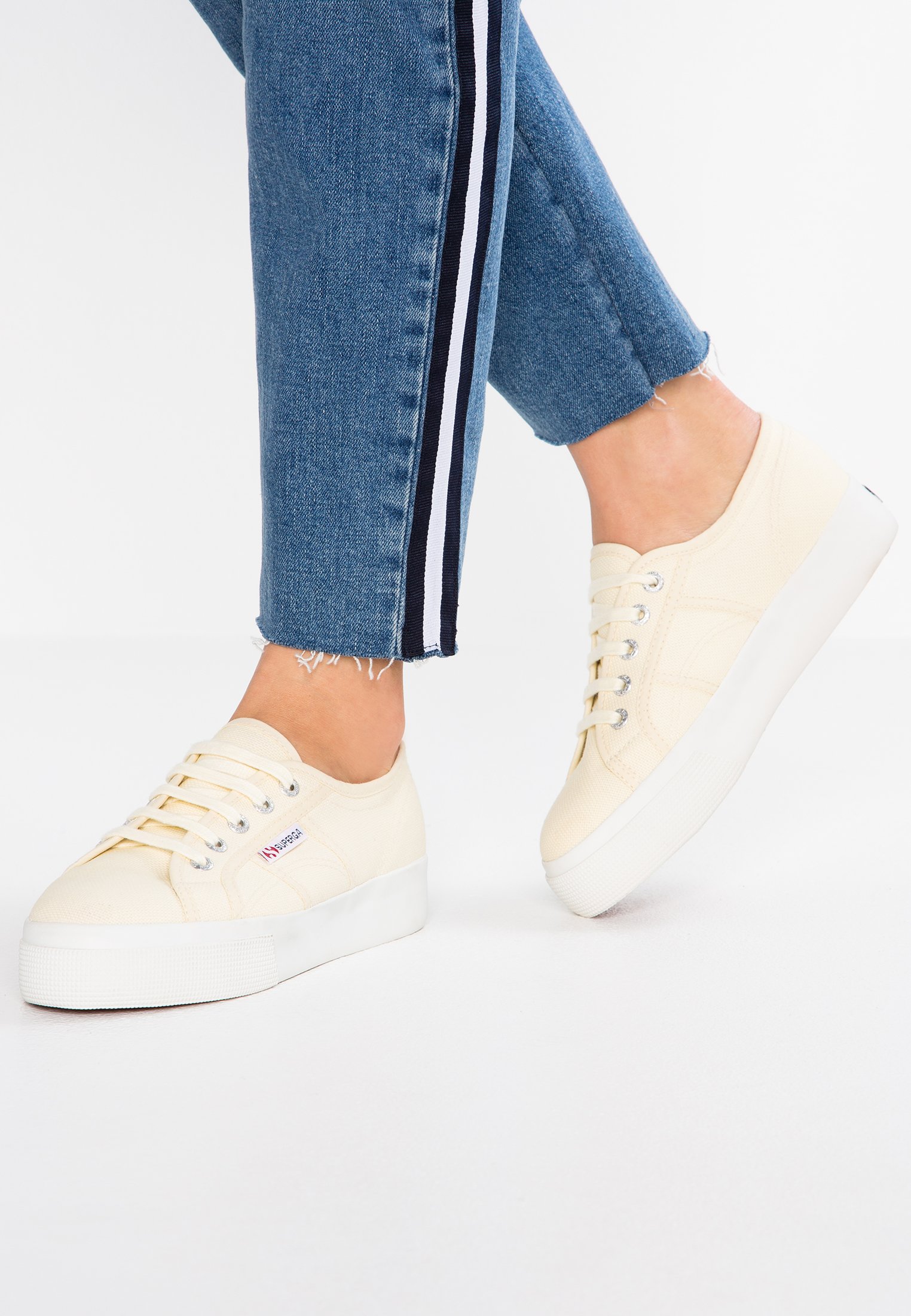 superga creme