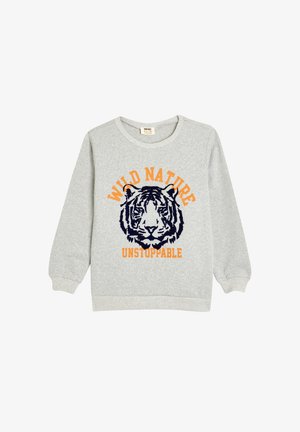 Grijze sweatshirt met een tijgerafbeelding en de teksten "WILD NATURE" en "UNSTOPPABLE" in oranje en marineblauw. Ronde hals en geribde manchetten.