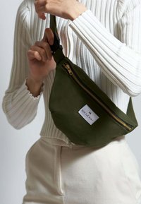 SOULEWAY Ledvinka - dark olive