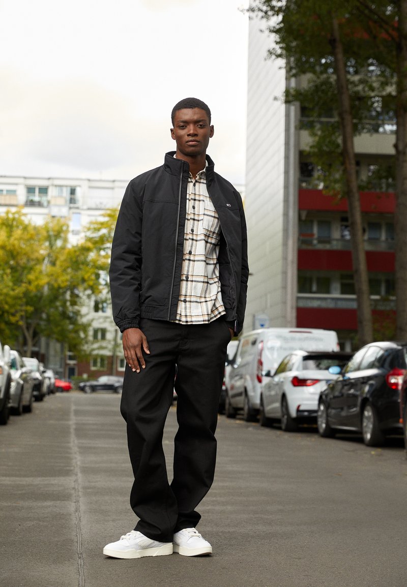 Tommy Jeans ESSENTIAL PADDED JACKET Chaqueta de entretiempo - black/negro - Zalando.es